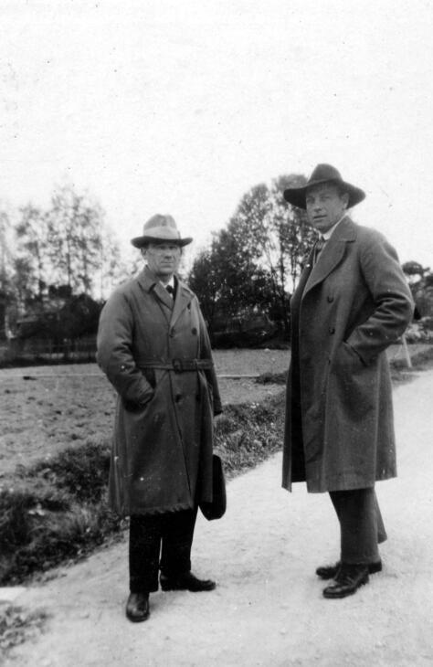 SACs byggnadsindustridepartementets sekreterare Gustaf Ceder (till vänster) och agitatorn G. H. Ellström-Stjärna i Söderhamn 1925.