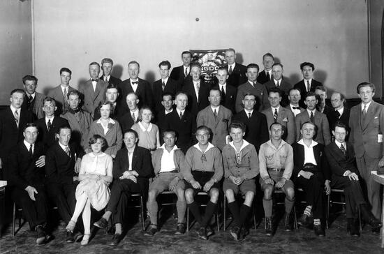 Gruppbild från Syndikalistiska ungdomsförbundets konstituerande kongress 1930.