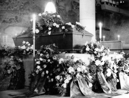 Albert Jensens begravning (foto 24 april 1957).